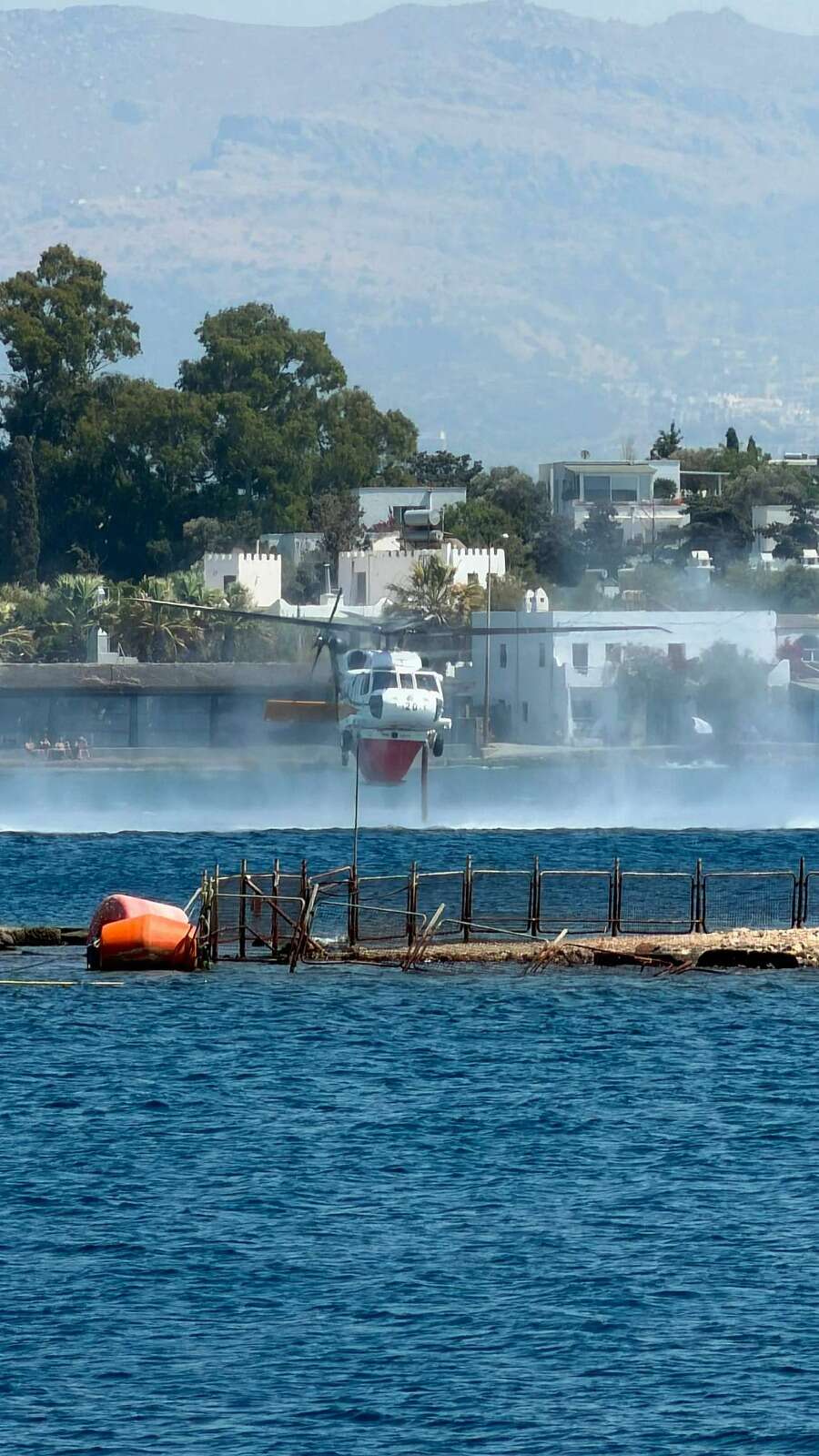 Bodrum Gümüşlük'te Yangın Çıktı: Ekipler Havadan ve Karadan Müdahale Ediyor 2